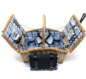 Picnic kurv med indhold og tæppe